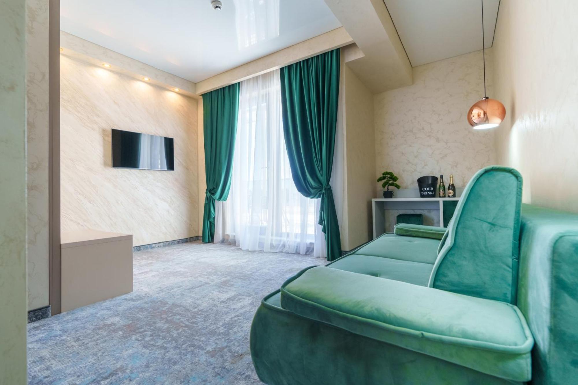 Hotel Kalya นาโวดาริ ภายนอก รูปภาพ