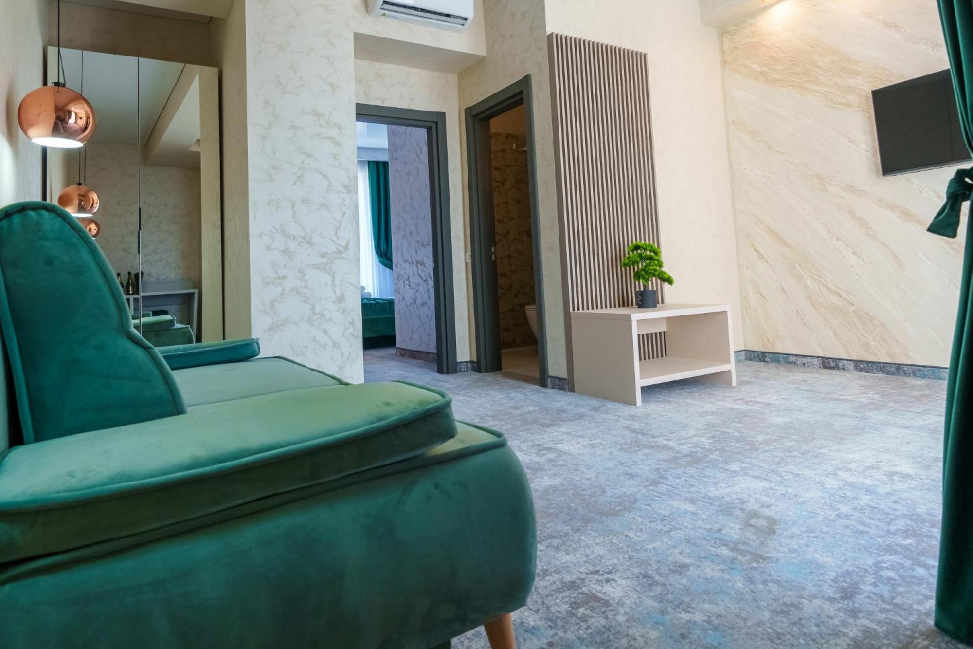 Hotel Kalya นาโวดาริ ภายนอก รูปภาพ
